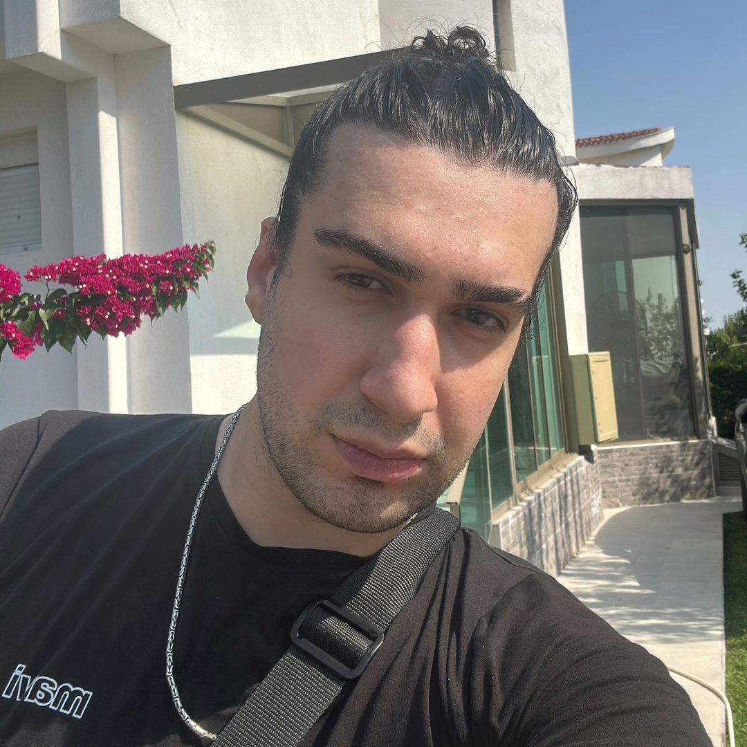 <em>Alex G.</em>